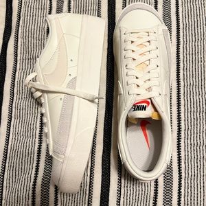 Brand new w/o box low platform Nike blazers